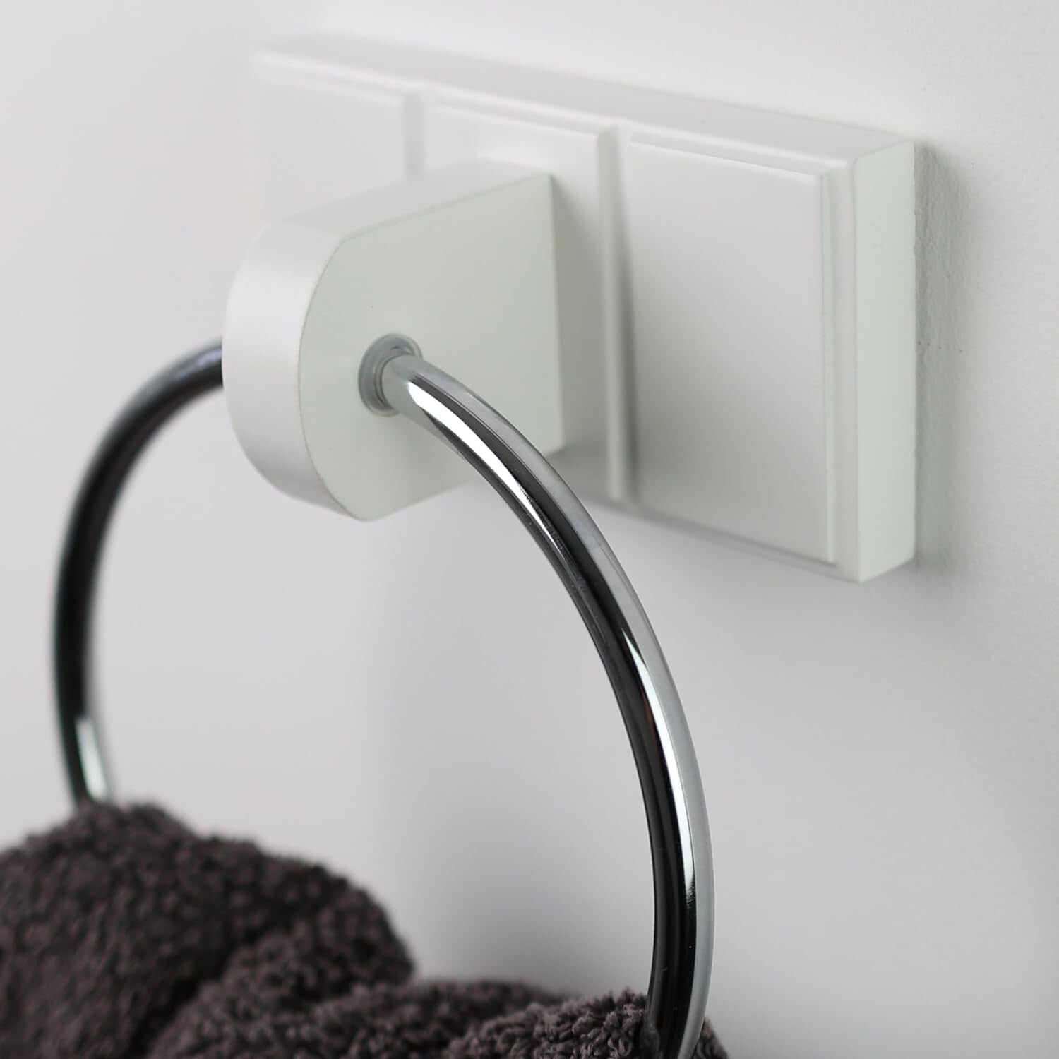 Towel Holder Black Chrome Plated Towel Rail Bath Towel Ring Wall Mounted